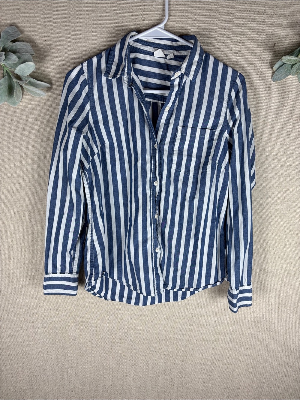 GAP > Striped Blue & White Cotton Button-Up Shirt Extra Small